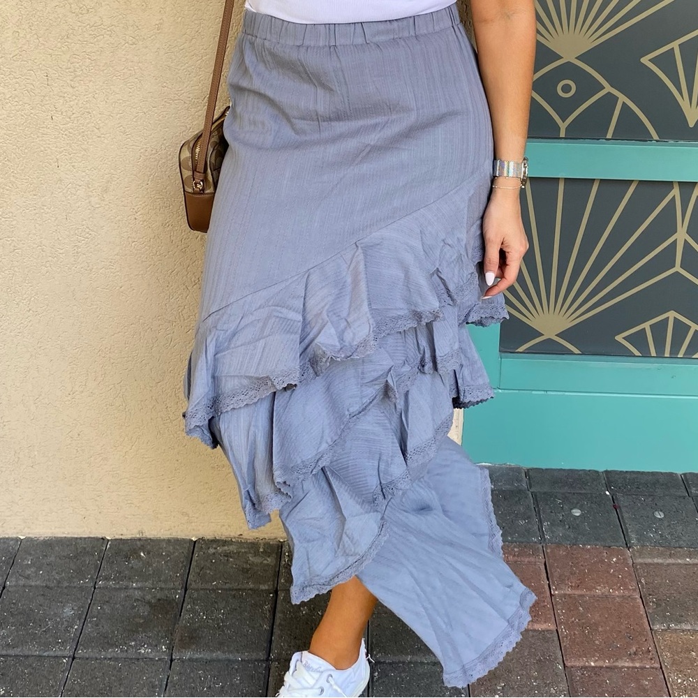 Tiered Ruffle Maxi Skirt –